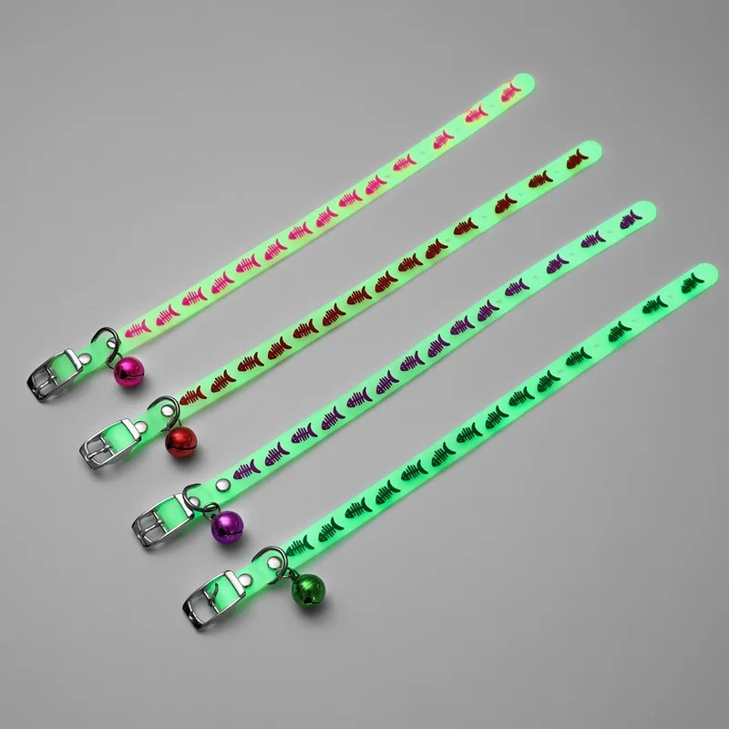 Fluorescencyjna obroża silikonowa dla kota z dzwonkiem — antyzgubna Biały