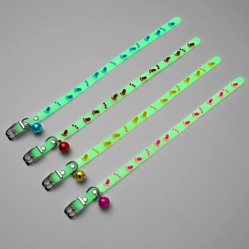 Fluorescencyjna obroża silikonowa dla kota z dzwonkiem — antyzgubna Lawenda