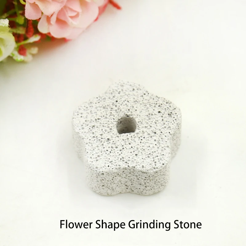 Kamień mineralny do gryzienia dla chomika, królika i świnki morskiej Flower shape