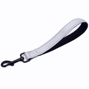 Krótka smycz dla psa 25 cm odblaskowa z miękką rączką — duże psy Szary